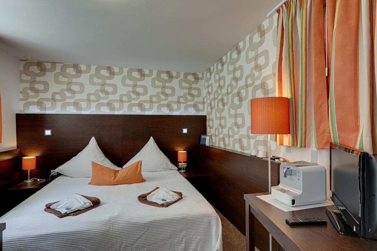 Hotel Kleine Radlerherberge Mockmuhl Экстерьер фото